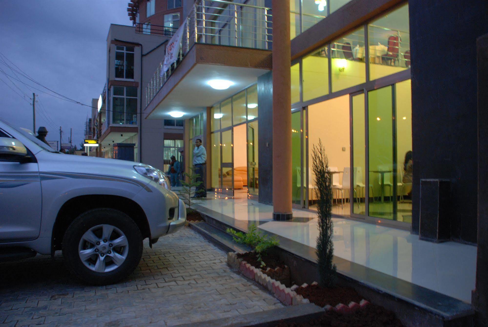 Addis Amba Hotel Bahir Dar Ngoại thất bức ảnh