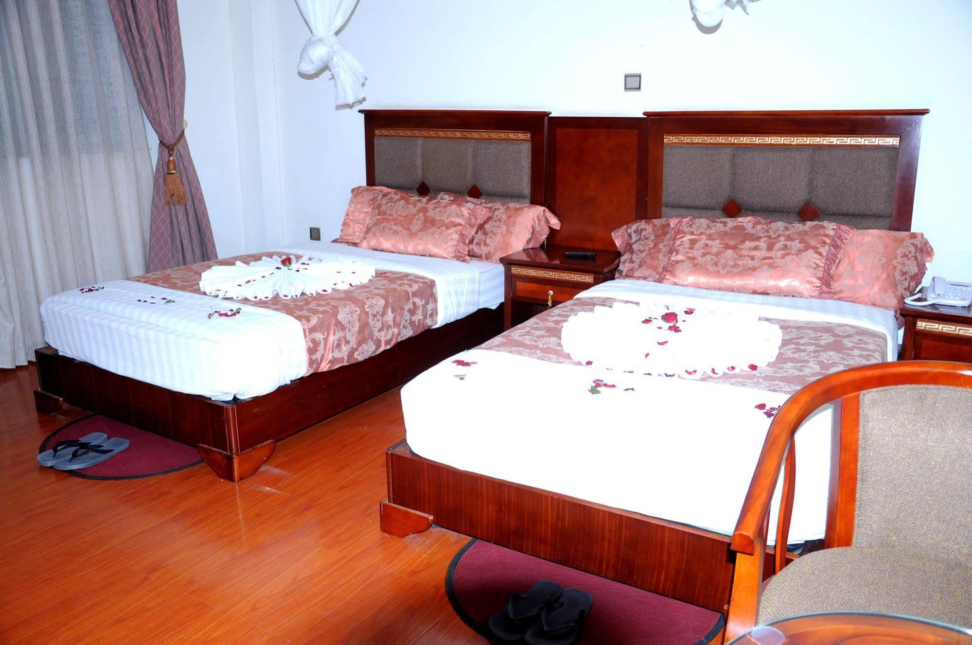 Addis Amba Hotel Bahir Dar Ngoại thất bức ảnh