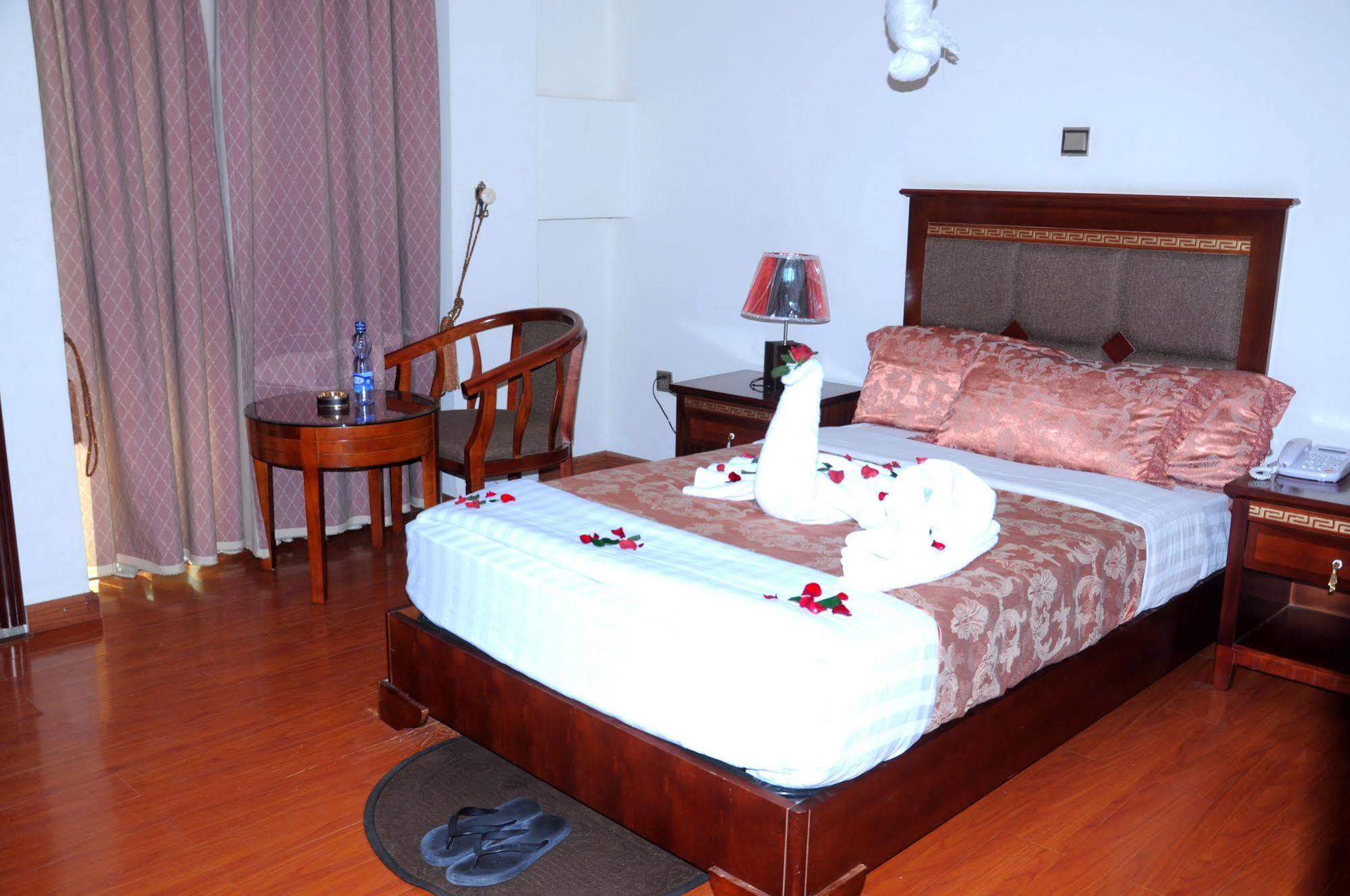 Addis Amba Hotel Bahir Dar Ngoại thất bức ảnh